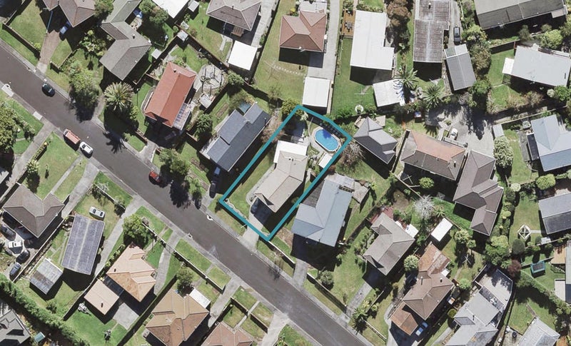 61 Rosewarne Crescent, Glendene, Auckland - Carousel 1