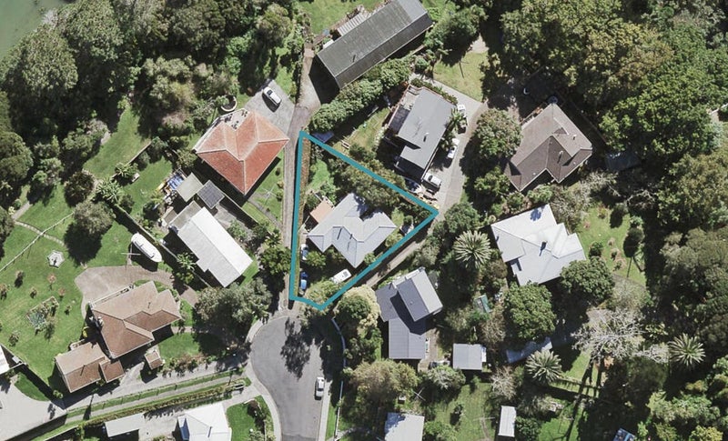 57 Paragon Avenue, Beach Haven, Auckland - Carousel 1
