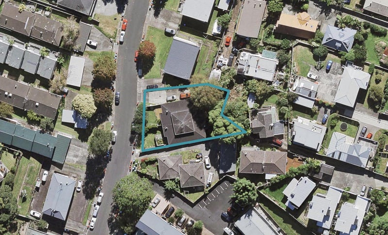 2/15 Don Croot Street, Western Springs, Auckland - Carousel 1
