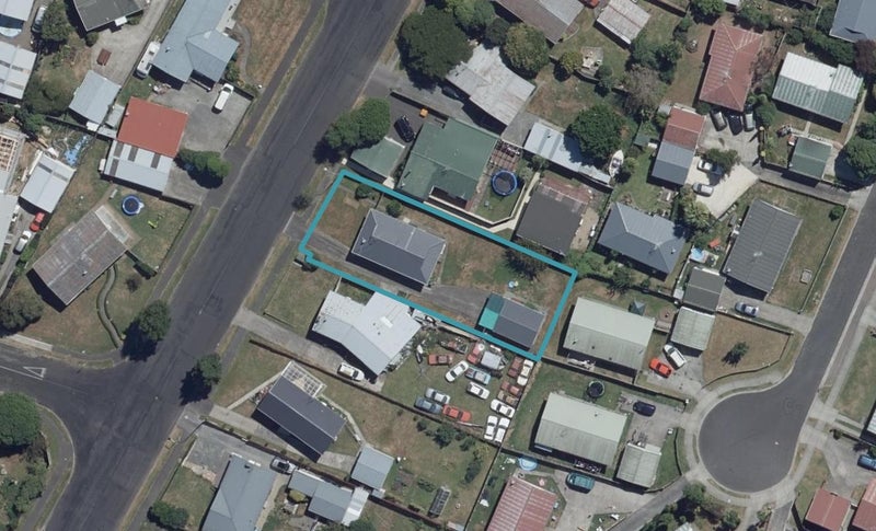 11 Lethborg Street, Dinsdale, Hamilton - Carousel 1