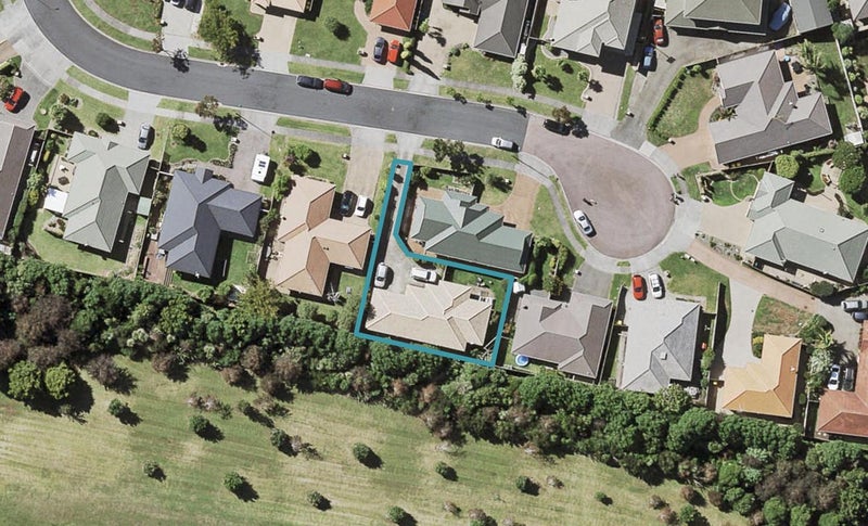 25 Trovare Place, Golflands, Auckland - Carousel 1