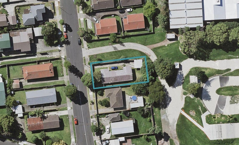 2/66 Howard Hunter Avenue, Saint Johns, Auckland - Carousel 1