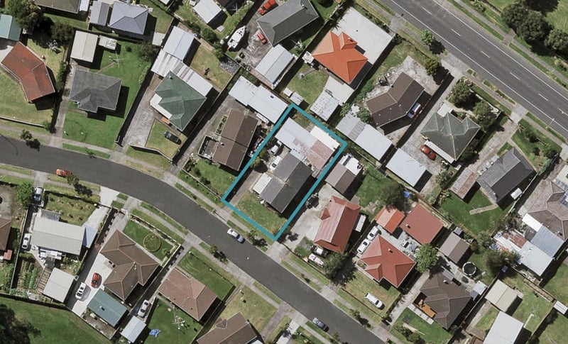 12 Dillon Crescent, Clover Park, Auckland - Carousel 1