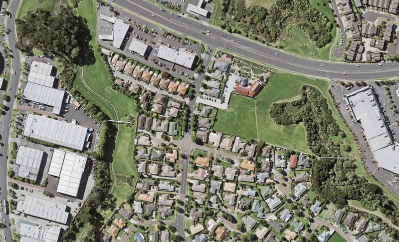 43 Huntington Drive, Huntington Park, Auckland - Carousel 1