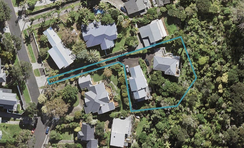 1/0 Seaview Avenue, Northcote, Auckland - Carousel 1