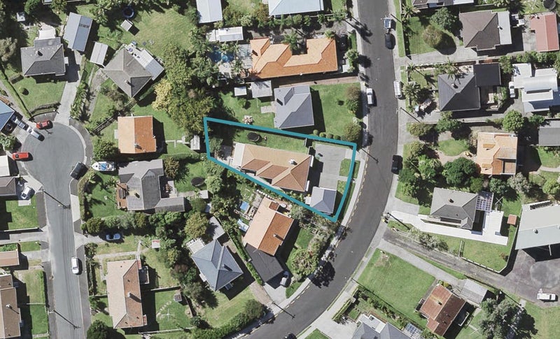 8 Achilles Crescent, Narrow Neck, Auckland - Carousel 1