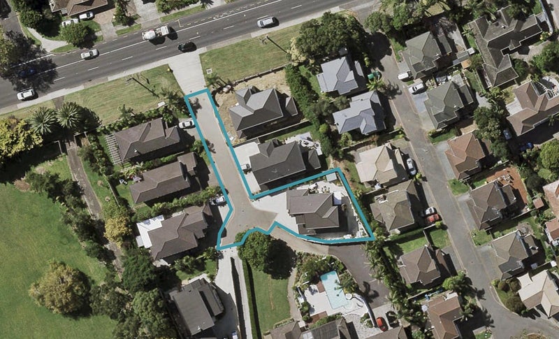 43B Redoubt Road, Goodwood Heights, Auckland - Carousel 1