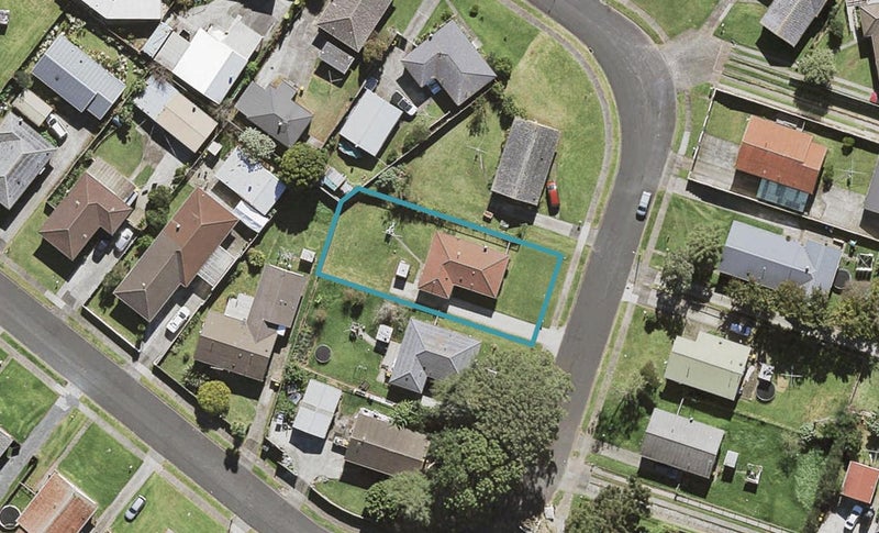 33 Chingford Close, Mangere, Auckland - Carousel 1
