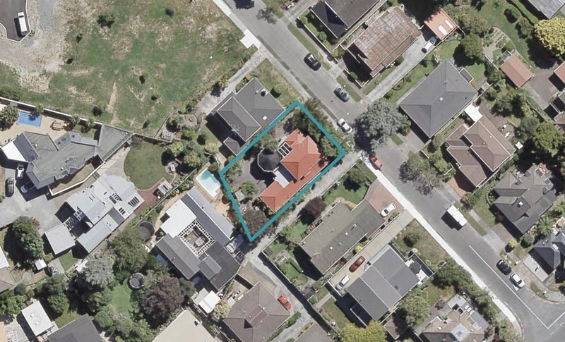 6 Saint Columbans Grove, Boulcott, Lower Hutt - Carousel 1