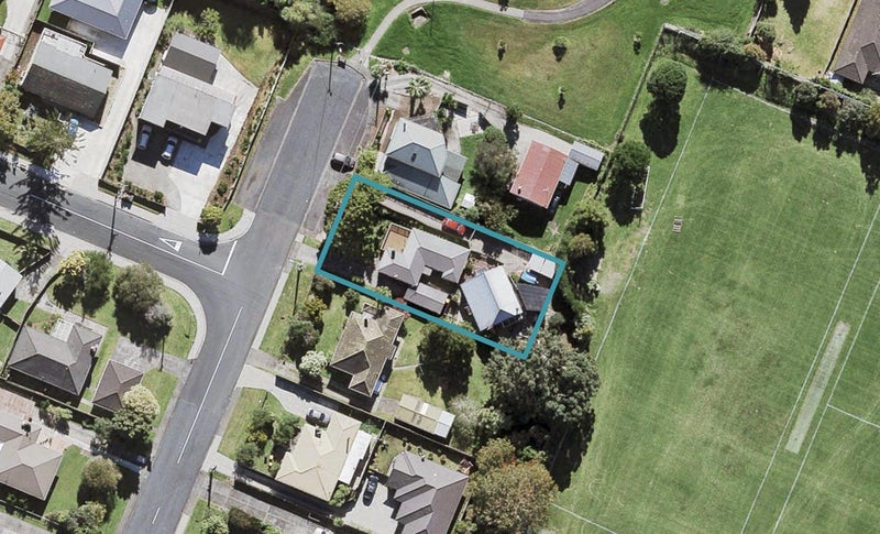 1/29 Vanguard Road, Kelston, Auckland - Carousel 1