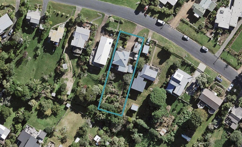 42 Mako Street, Oneroa, Waiheke Island - Carousel 1