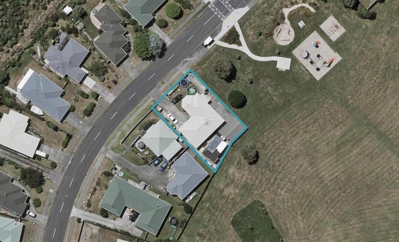 88 Makarini Street, Paraparaumu - Carousel 1
