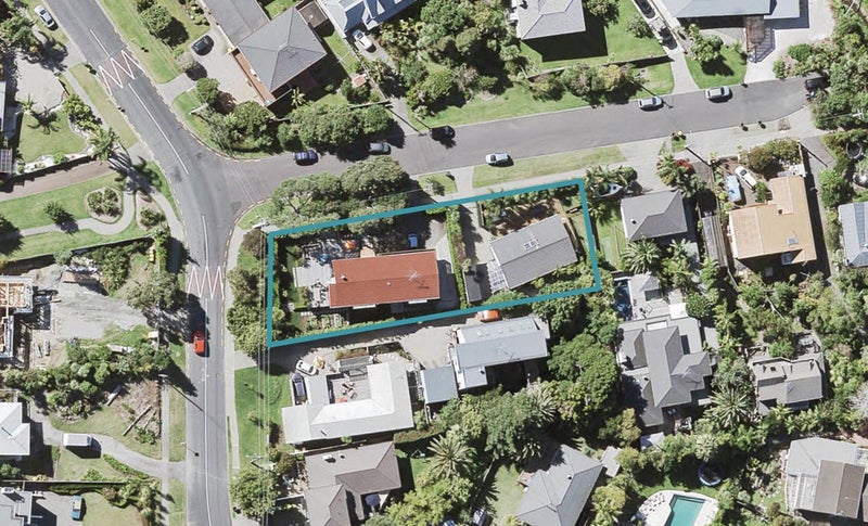 2/12 Westbourne Road, Murrays Bay, Auckland - Carousel 1
