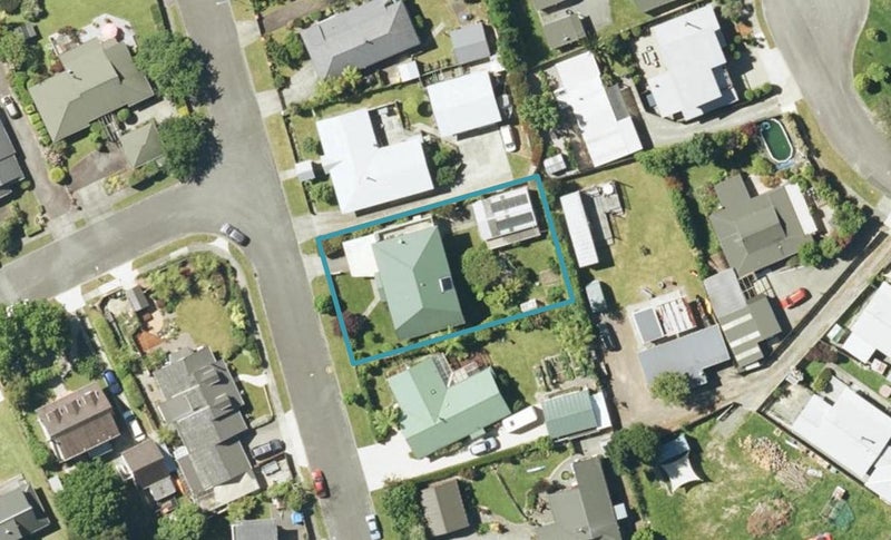 15 Huia Street, Waikawa, Picton - Carousel 1