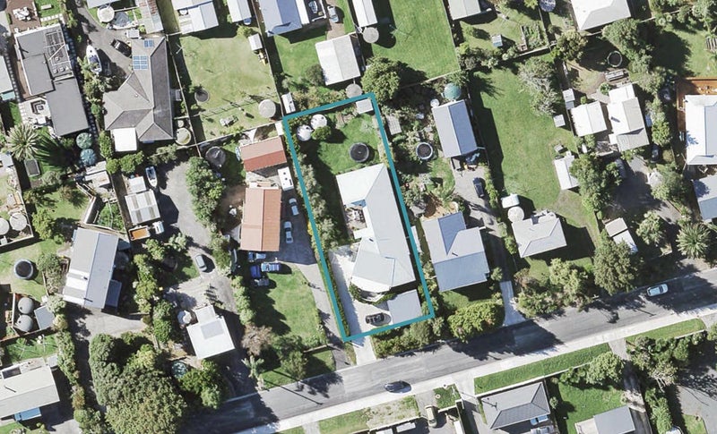 10 Third View Avenue, Beachlands, Auckland - Carousel 1