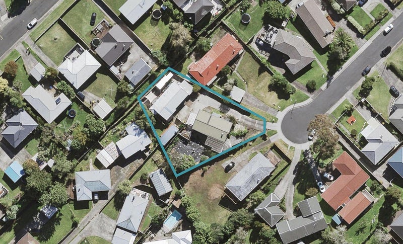 1/15 Wykeham Place, Glenfield, Auckland - Carousel 1