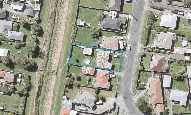 39 Donnelley Drive, Wainuiomata, Lower Hutt - Carousel 1