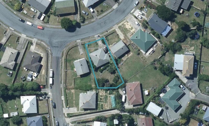 39 Kokiri Crescent, Waitangirua, Porirua - Carousel 1