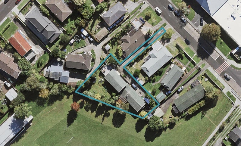 1/64 Eban Avenue, Hillcrest, Auckland - Carousel 1