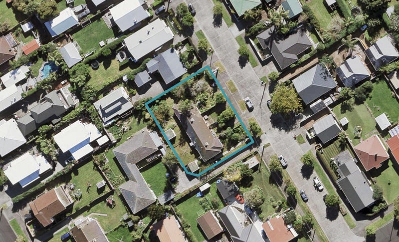 6 Pelham Avenue, Point Chevalier, Auckland - Carousel 1