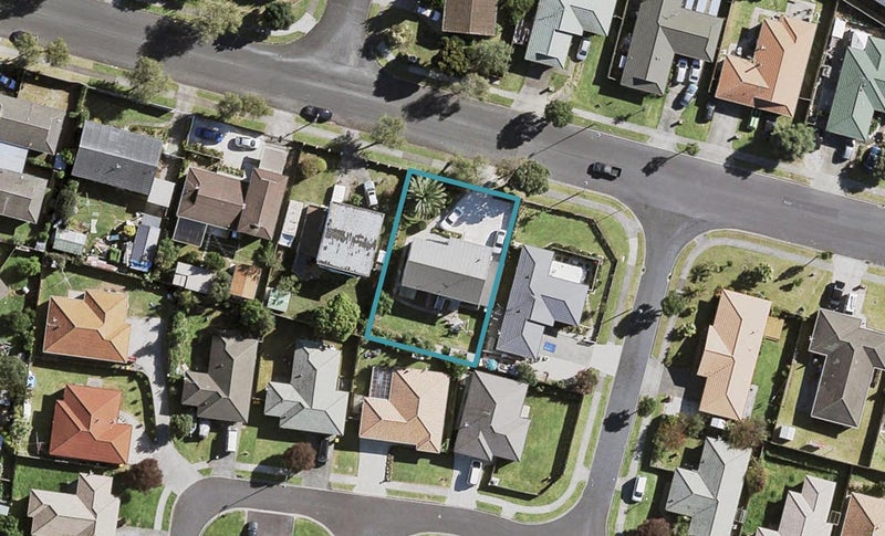 25 Waimahia Avenue, Weymouth, Auckland - Carousel 1