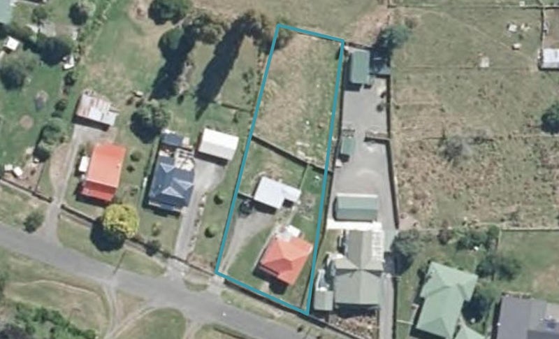 12 Feltham Street, Hunterville - Carousel 1