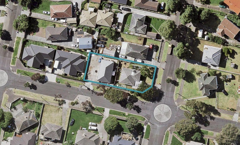 18 Anderson Avenue, Point England, Auckland - Carousel 1