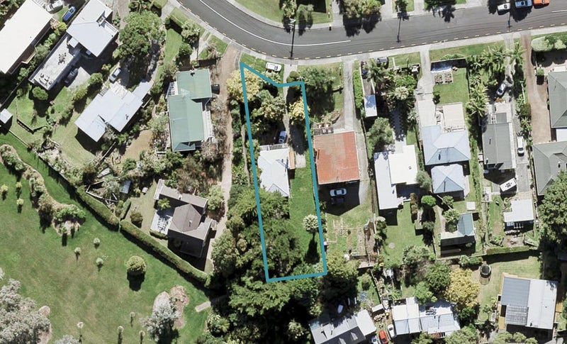 18 Killarney Avenue, Torbay, Auckland - Carousel 1
