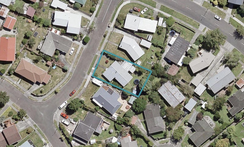 6 Camden Road, Totara Park, Upper Hutt - Carousel 1