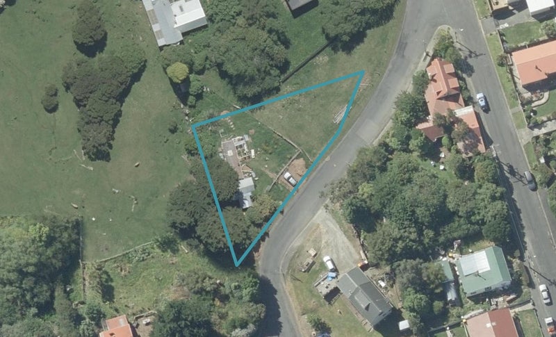 29 Junction Road, Ravensbourne, Dunedin - Carousel 1