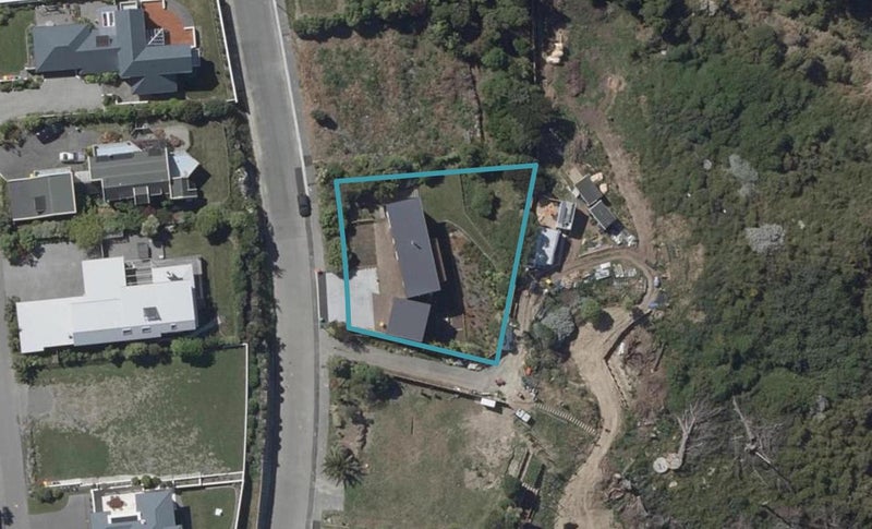24 Glendevere Terrace, Redcliffs, Christchurch - Carousel 1