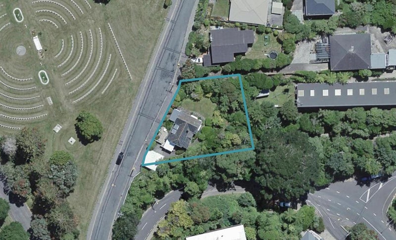 1 Rosehaugh Avenue, Karori, Wellington - Carousel 1