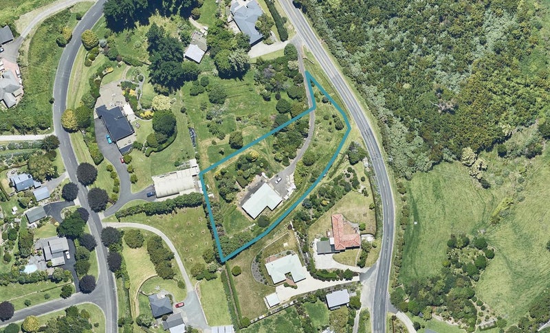 168 Kaitemako Road, Welcome Bay, Tauranga - Carousel 1