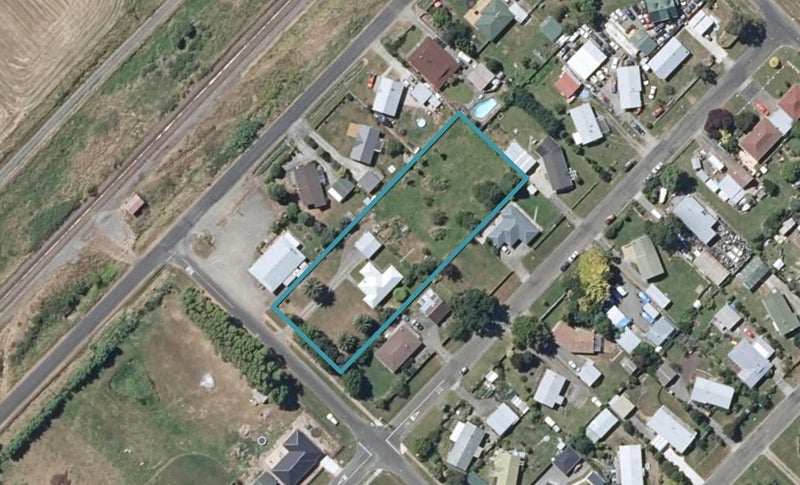 32 Tawa Street, Tokomaru, Palmerston North - Carousel 1
