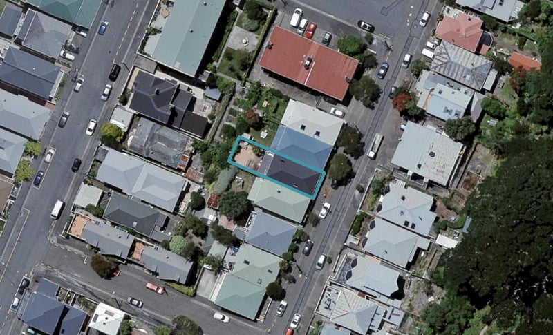 24 Scarborough Terrace, Mount Victoria, Wellington - Carousel 1