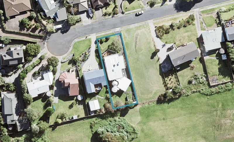 15 Kathy Terrace, Stanmore Bay, Whangaparaoa - Carousel 1