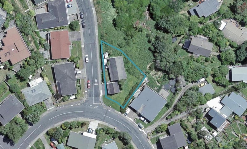 2 Paddington Grove, Karori, Wellington - Carousel 1
