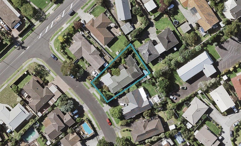 4 Hayes Place, Half Moon Bay, Auckland - Carousel 1