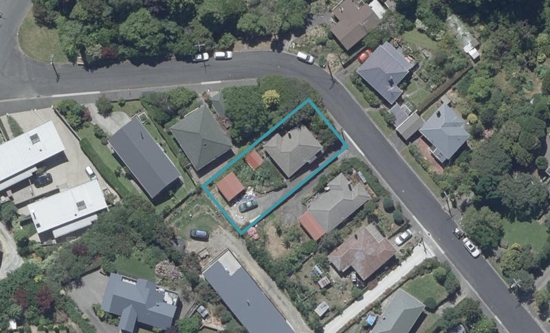 16 Glenmore Street, Glenleith, Dunedin - Carousel 1