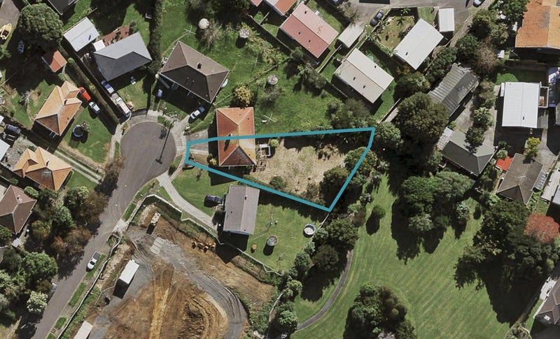 11 Tuata Street, One Tree Hill, Auckland - Carousel 1