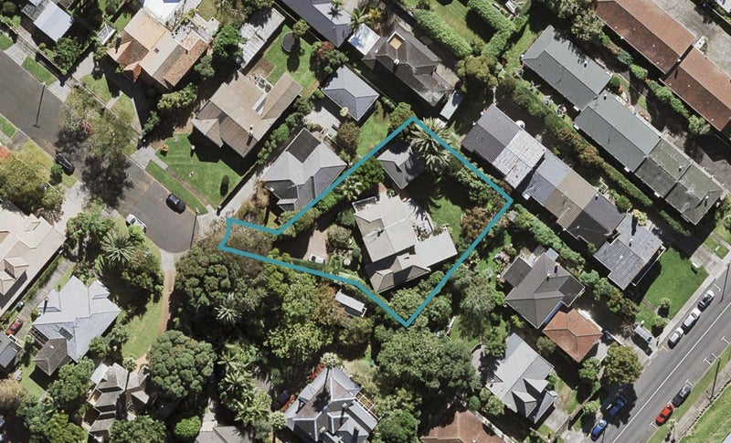 8 Oakfield Avenue, Mount Albert, Auckland - Carousel 1