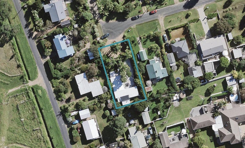 1 Rata Street, Oneroa, Waiheke Island - Carousel 1