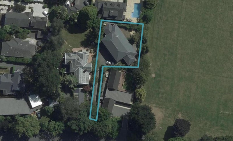 2/2A Medbury Terrace, Fendalton, Christchurch - Carousel 1