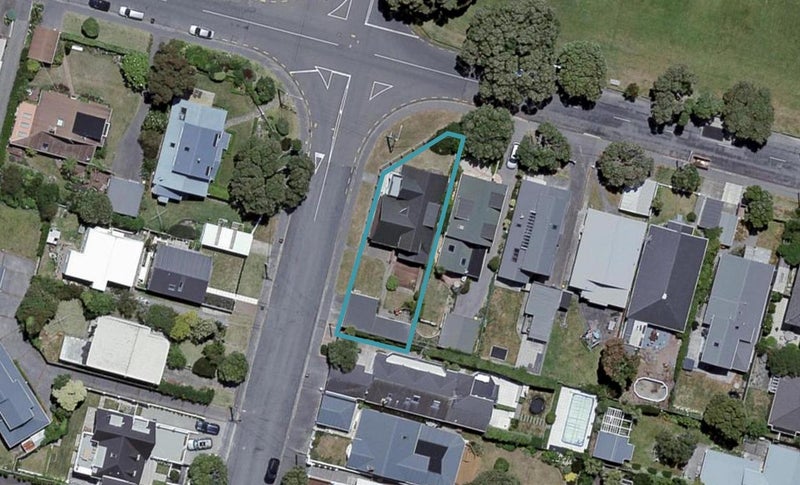 28 Burnham Street, Seatoun, Wellington - Carousel 1