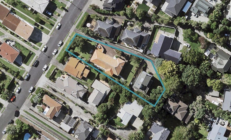 2/14 Onepoto Road, Hauraki, Auckland - Carousel 1