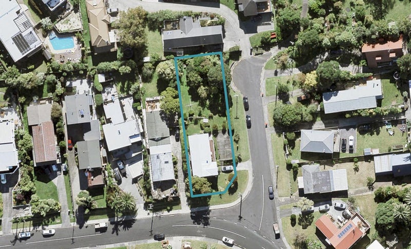 33 Killarney Avenue, Torbay, Auckland - Carousel 1
