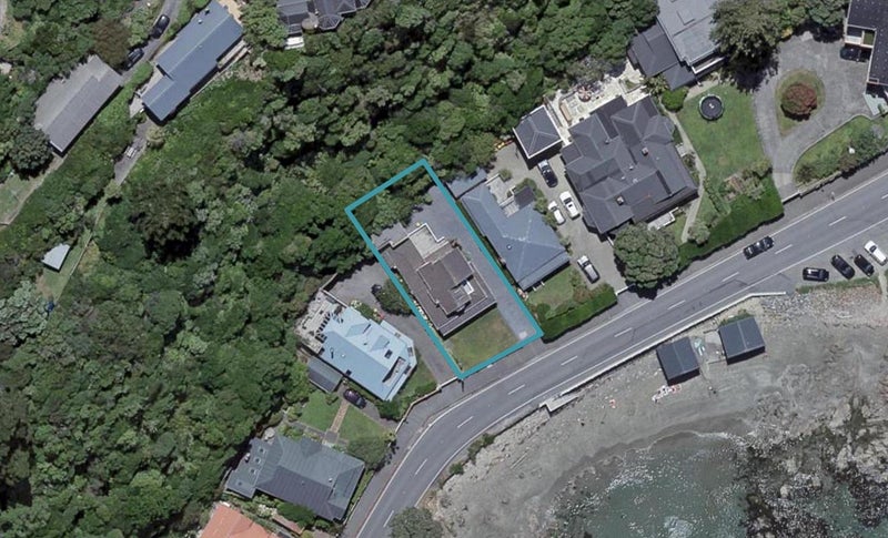 323 Karaka Bay Road, Karaka Bays, Wellington - Carousel 1