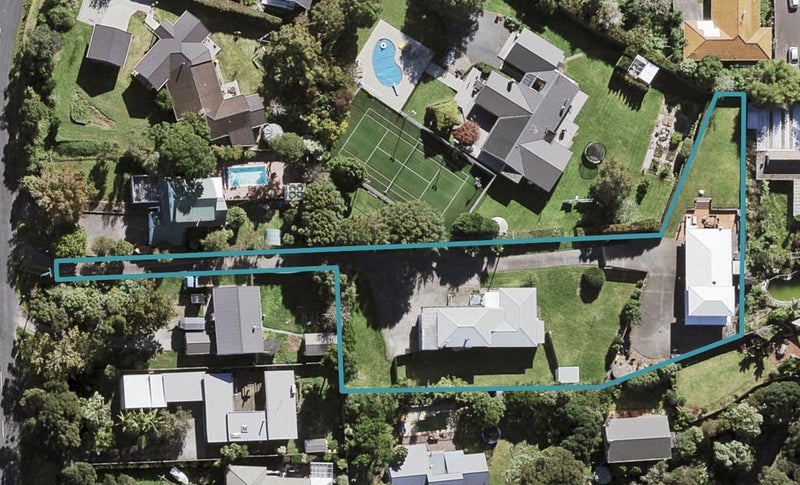 1/15 Kyle Road, Greenhithe, Auckland - Carousel 1