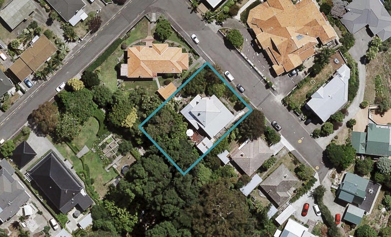 1 Bracken Street, Hospital Hill, Napier - Carousel 1