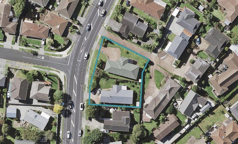 1/132 Botany Road, Botany Downs, Auckland - Carousel 1